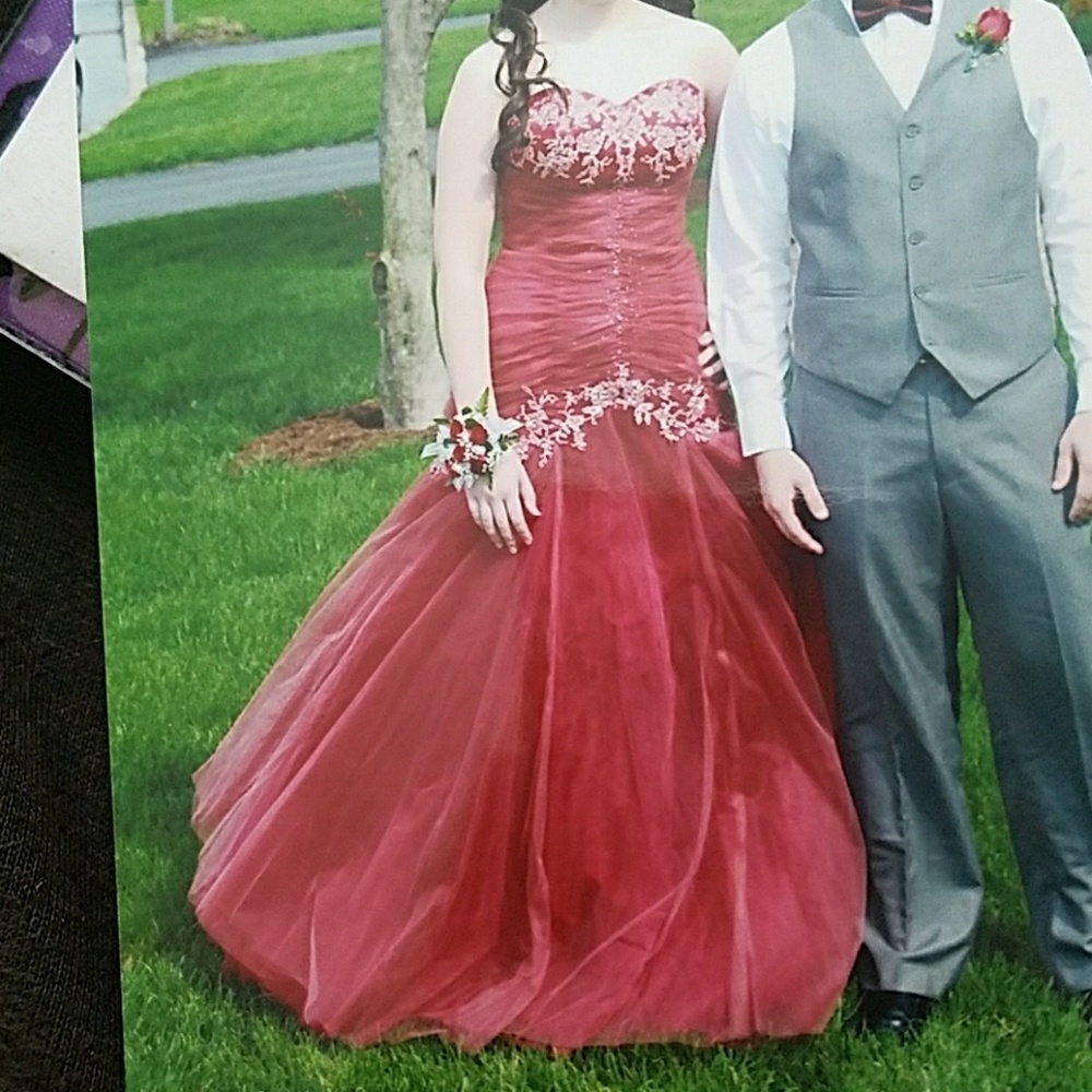 Strapless formal ball gown